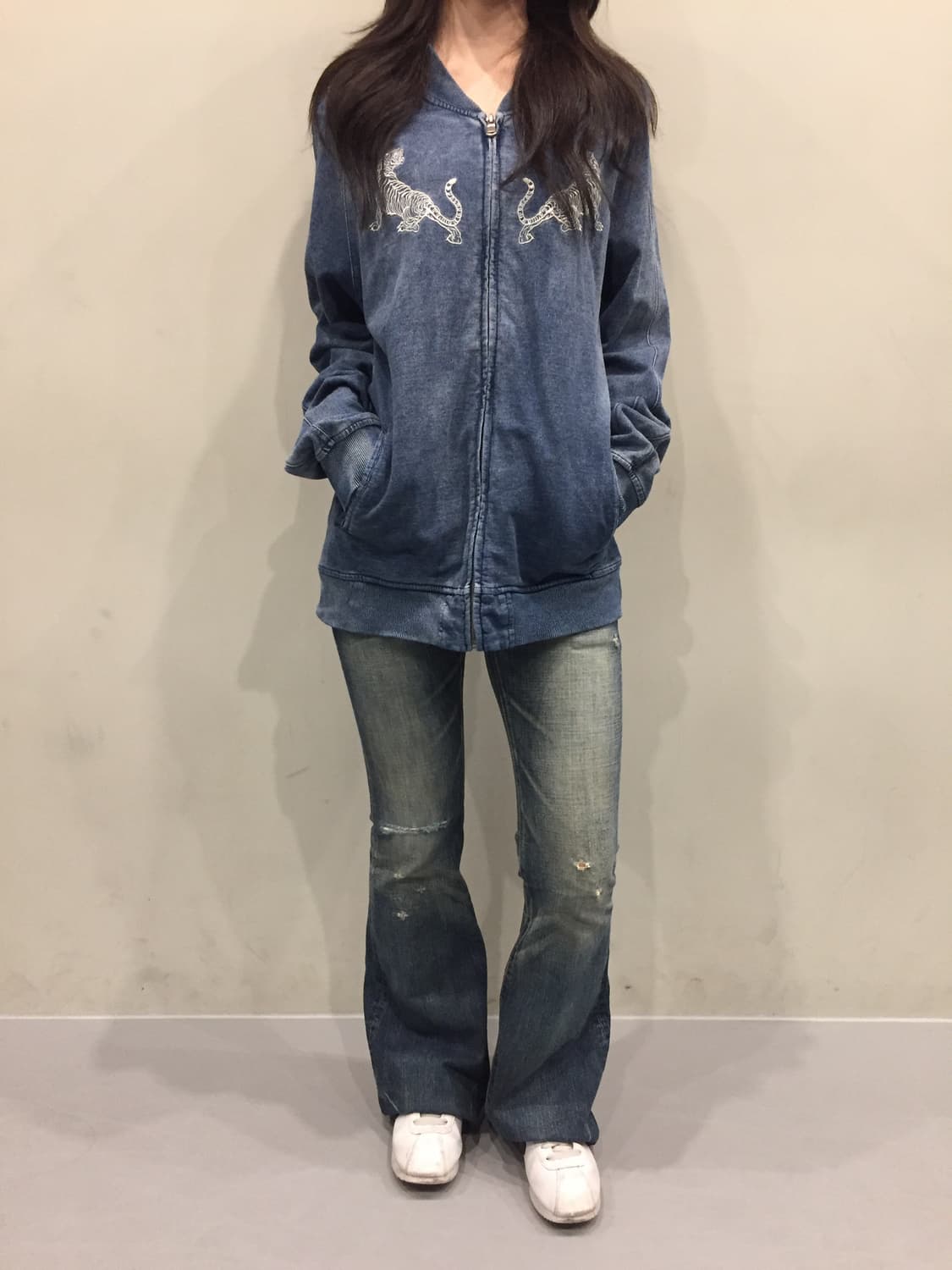 인 더 애틱 타이거 자수 스카잔 집업 상품이미지5