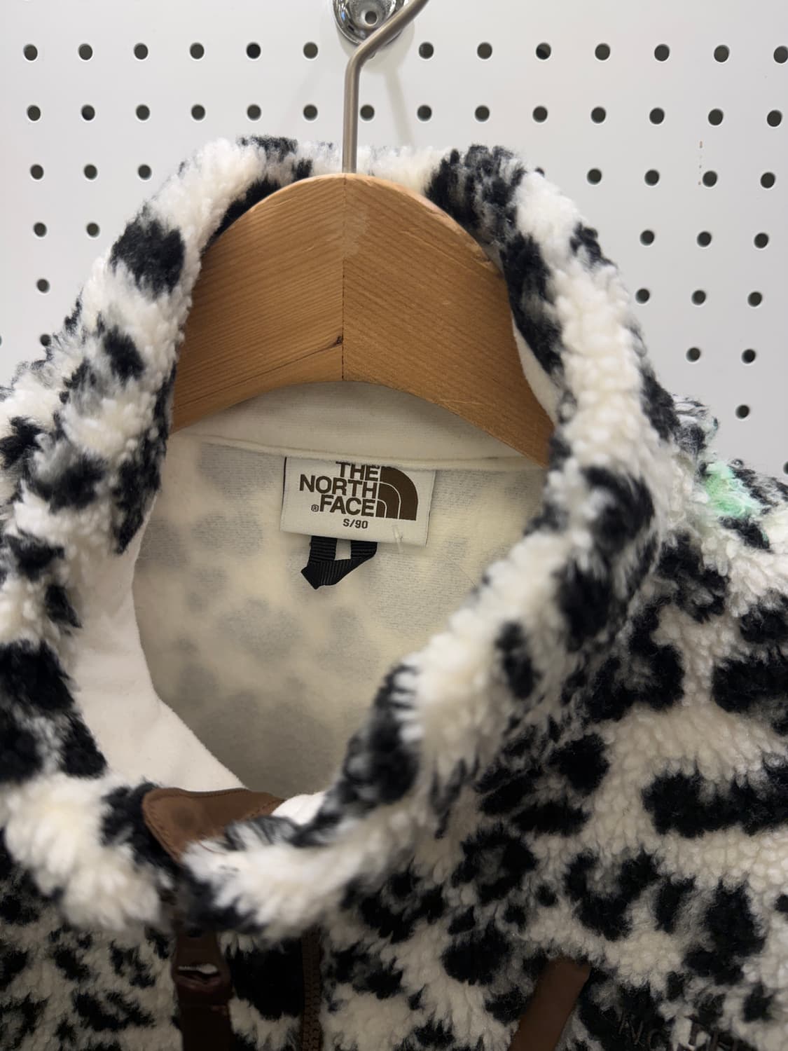 노스페이스 화이트라벨 레오파드 스노우 플리스 자켓 U100 상품이미지4