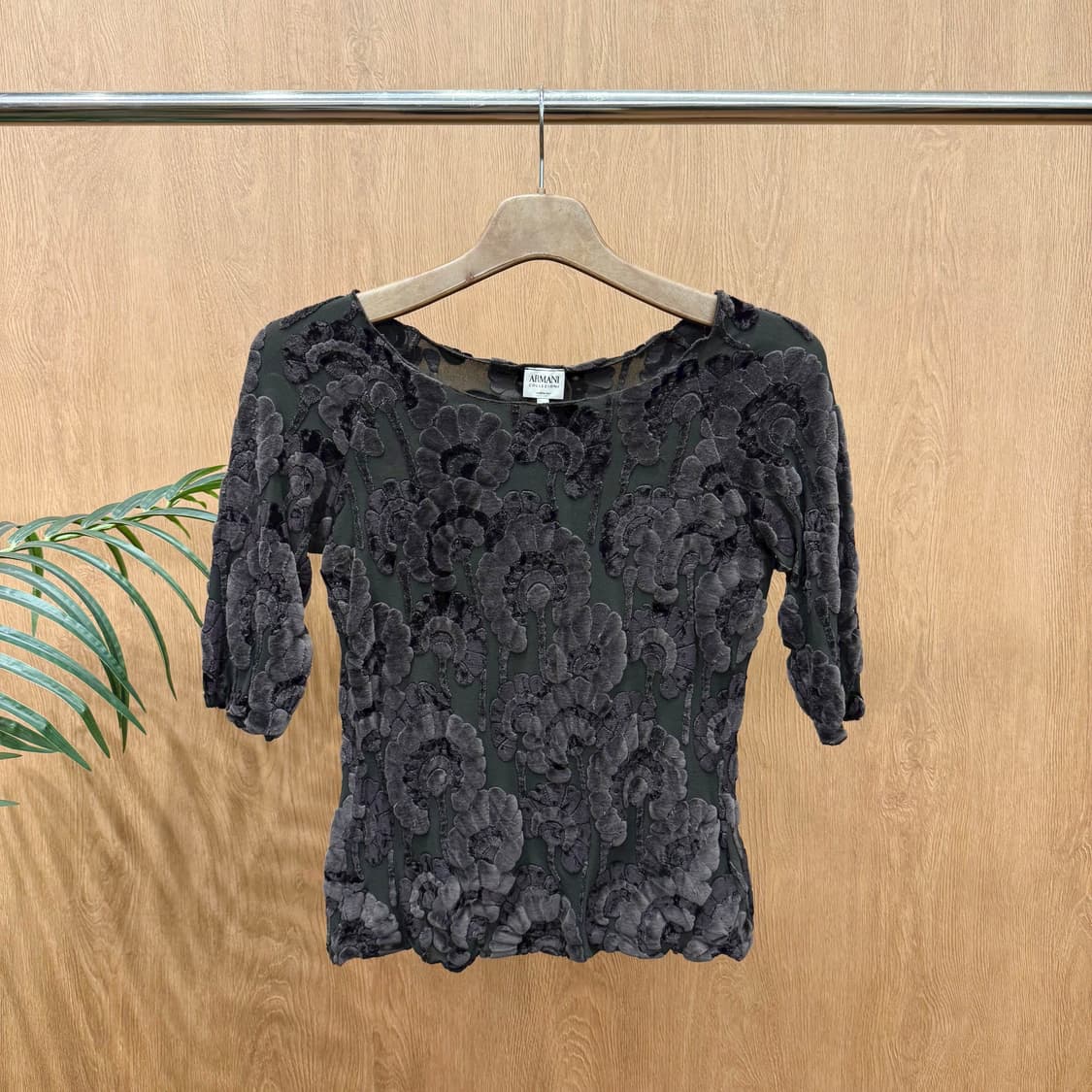 아르마니 콜레지오니 벨벳 플로킹 시스루 반팔 탑 슬림핏 블랙 상품이미지1