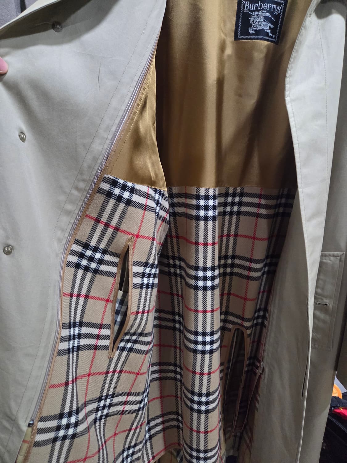 버버리 싱글 트렌치코트 상품이미지2