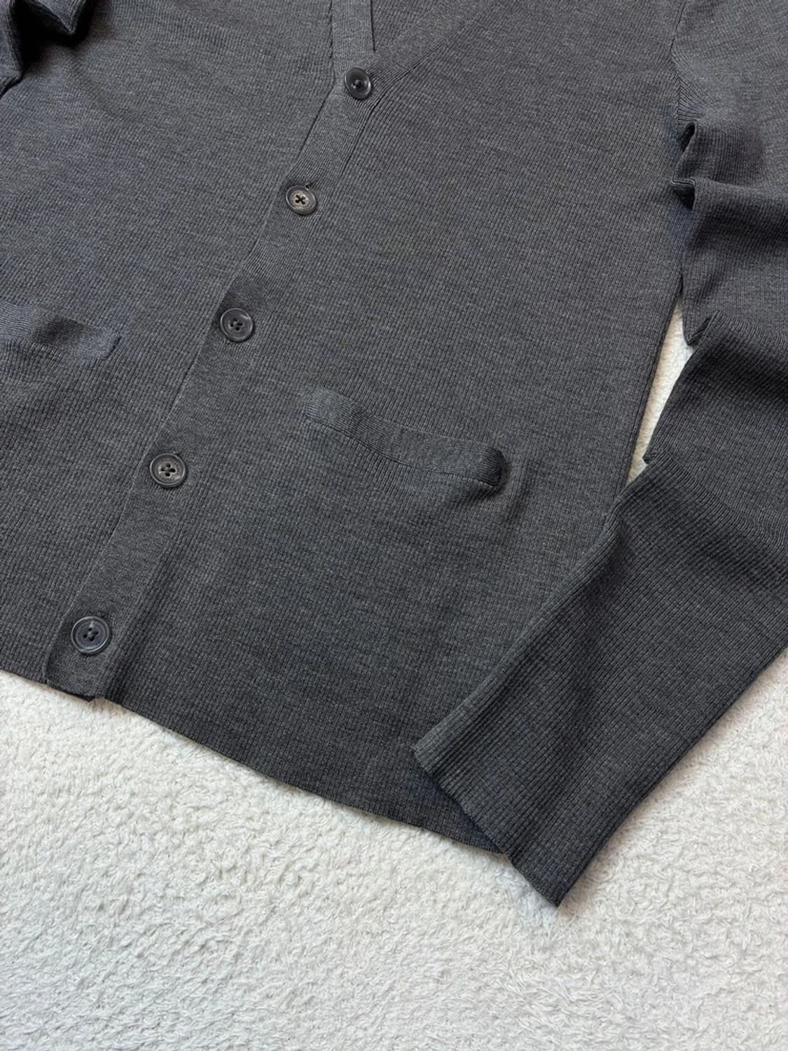 랄프로렌 블랙라벨 울 미니멀리즘 니트 가디건 PN6022 상품이미지3