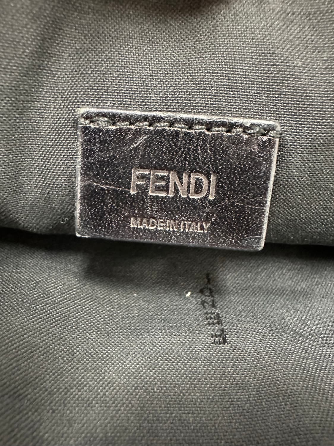 (OS)펜디 THINK 로고 레더 클러치백 상품이미지10