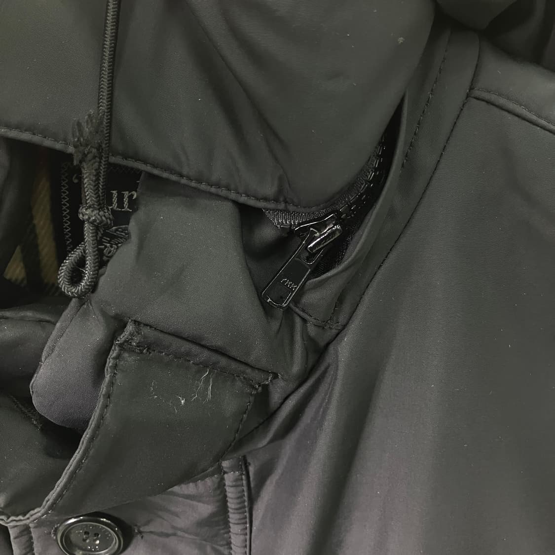 버버리 블랙 후드 패딩 점퍼  상품이미지7