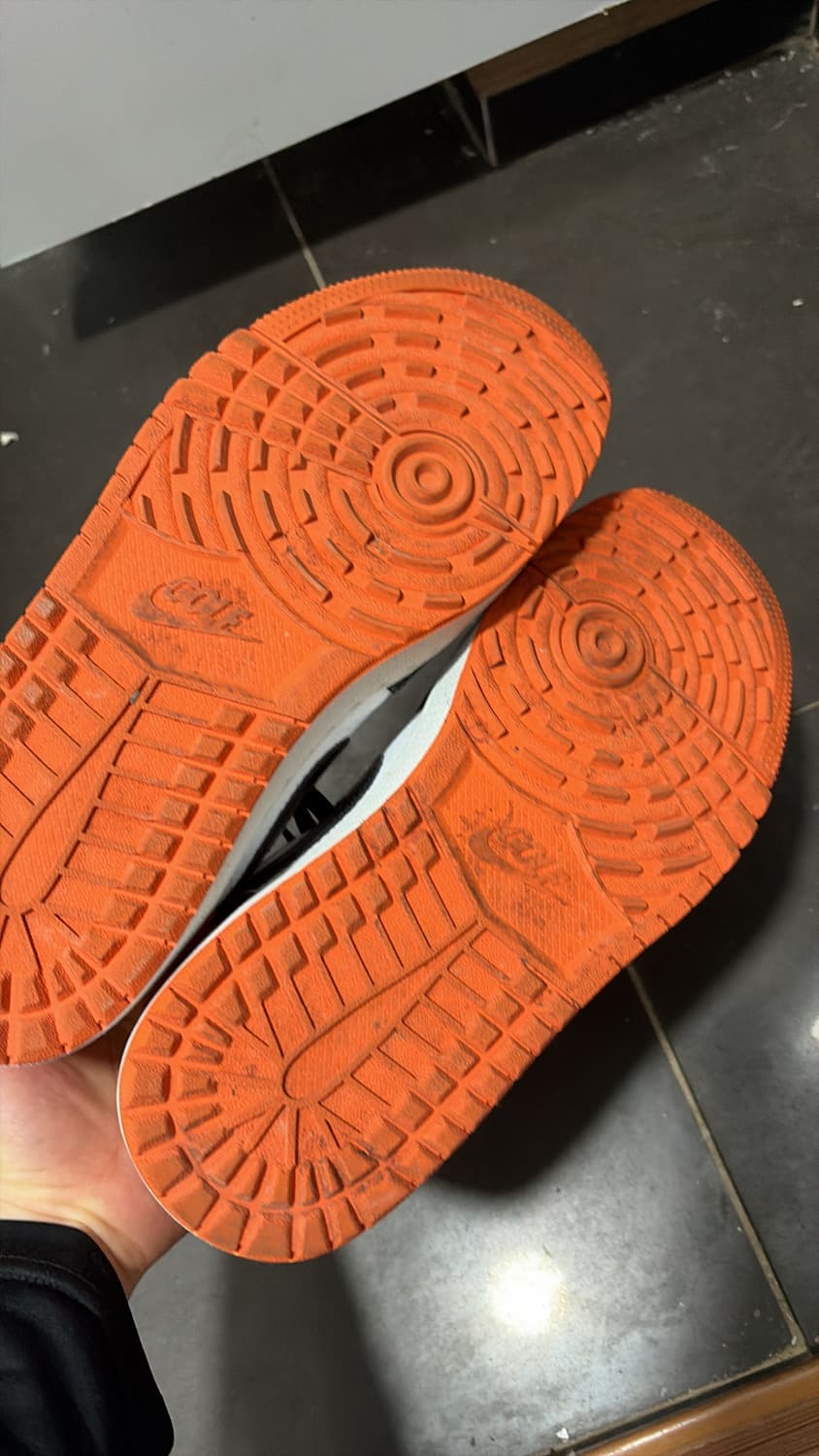 나이키 에어 조던1 로우 골드 스타피쉬 상품이미지2