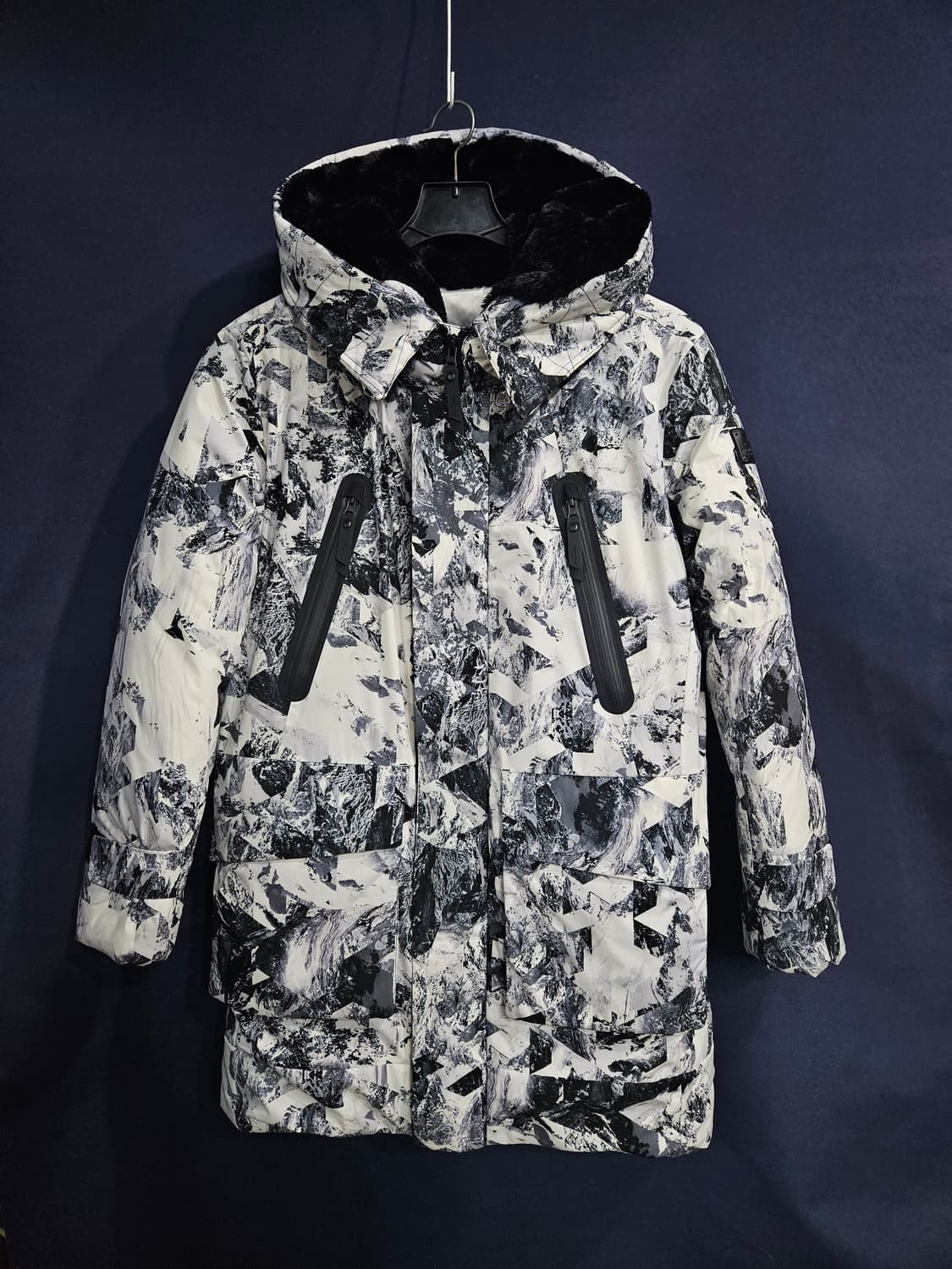 빈폴 문양 남성 100 구스다운 패딩  상품이미지1