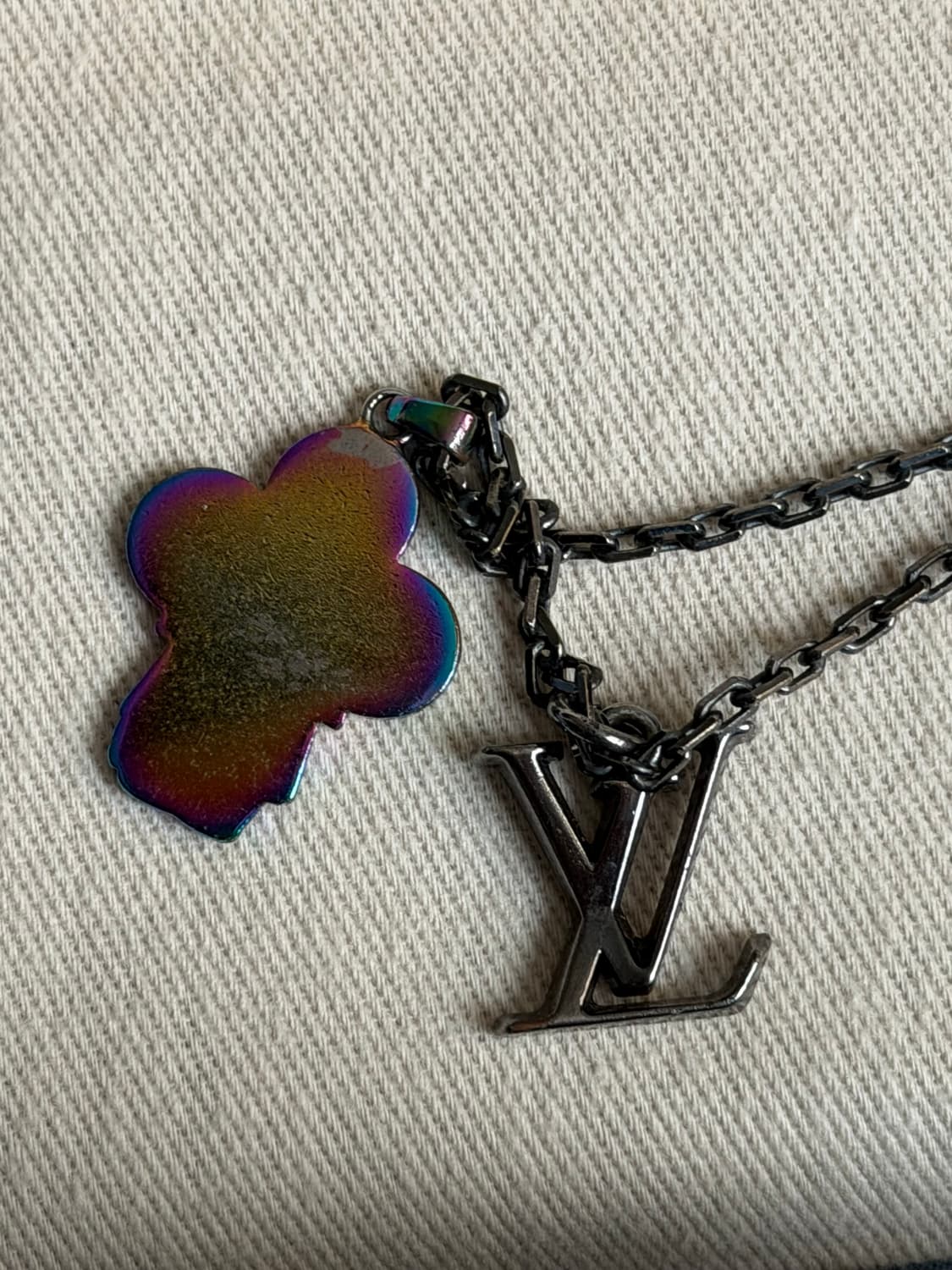 루이비통 사운드 비비엔 네크리스 상품이미지3