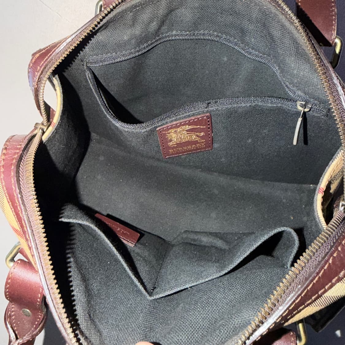 버버리 노바체크 여성 가죽배색 토트&숄더백 상품이미지7