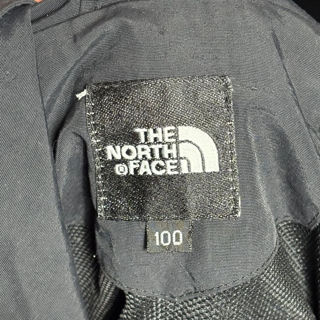 The North Face 암포켓 블랙 바람막이 자켓 상품이미지3