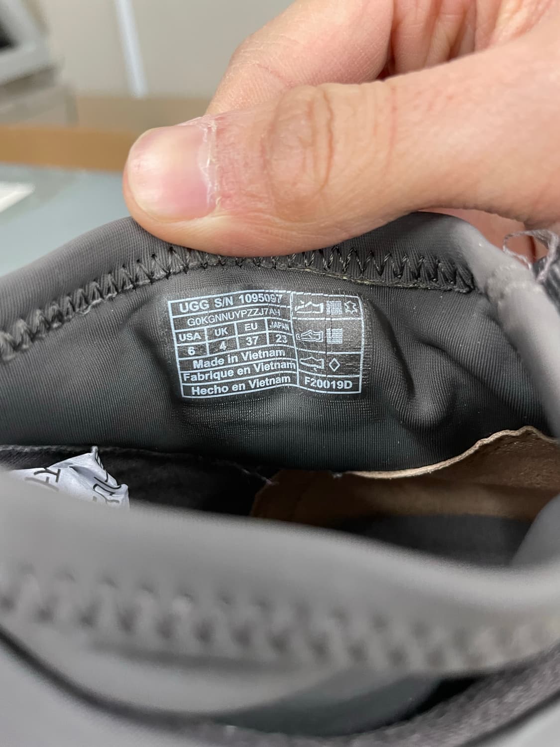 어그 뉴트라 스니커즈 그레이 230 상품이미지8