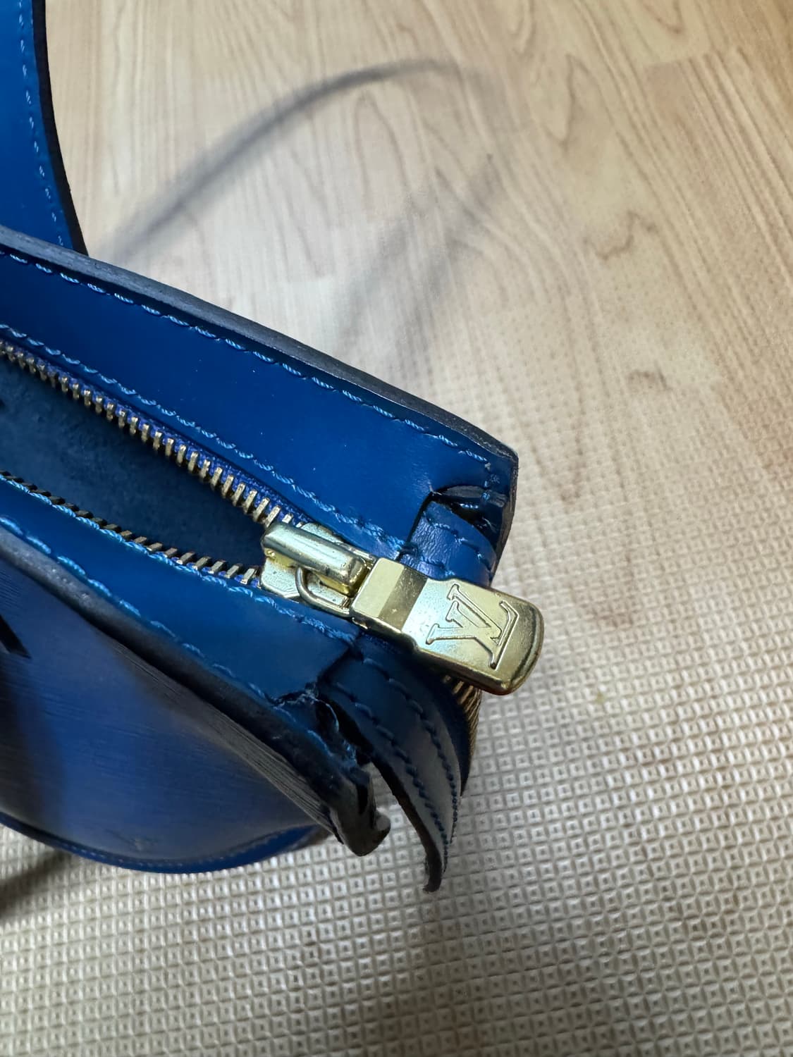 루이비통 에삐 생자크 숄더백 상품이미지5