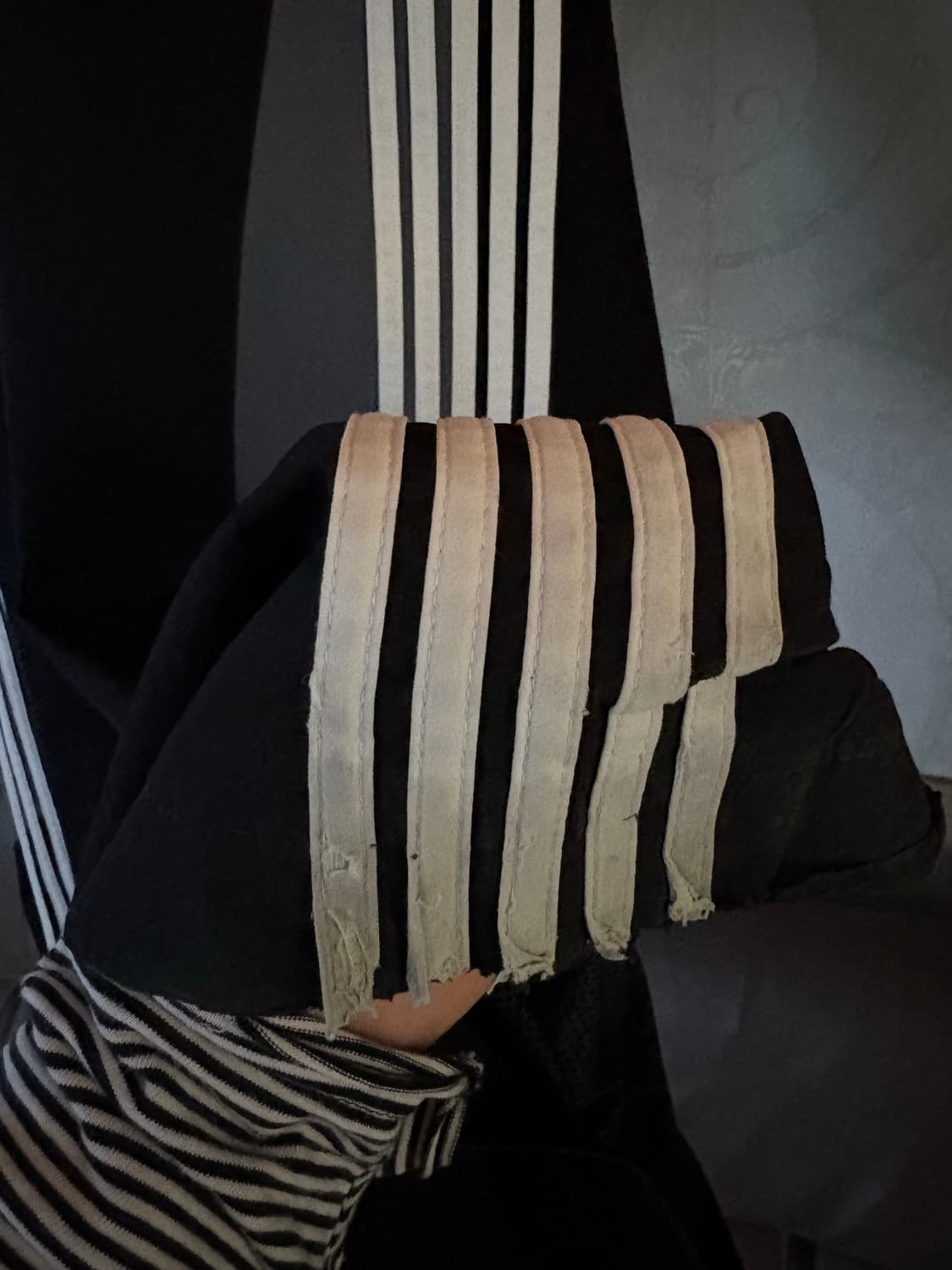 발렌시아가 컷 업 트랙수트 팬츠 블랙 Winter 24 상품이미지3