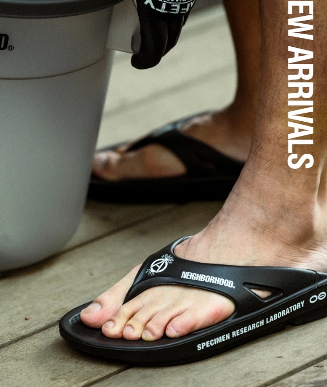 우포스 x 네이버후드 SRL . 오리지날 플립 플랍 블랙 상품이미지1