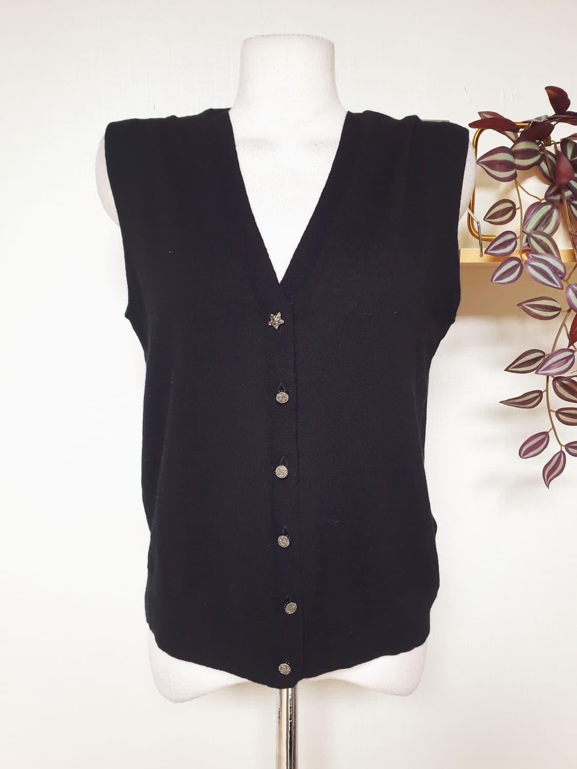 칼라거펠트 24SS 캐시미어 니트베스트 55 블랙 상품이미지1