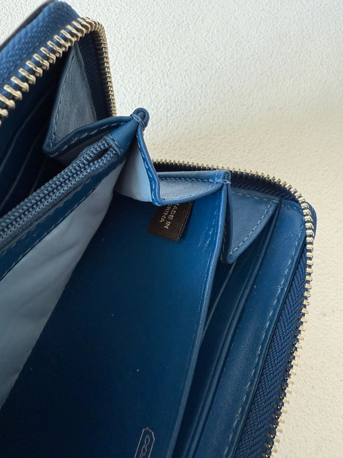 코치(COACH) 레더 지퍼 장지갑 상품이미지9