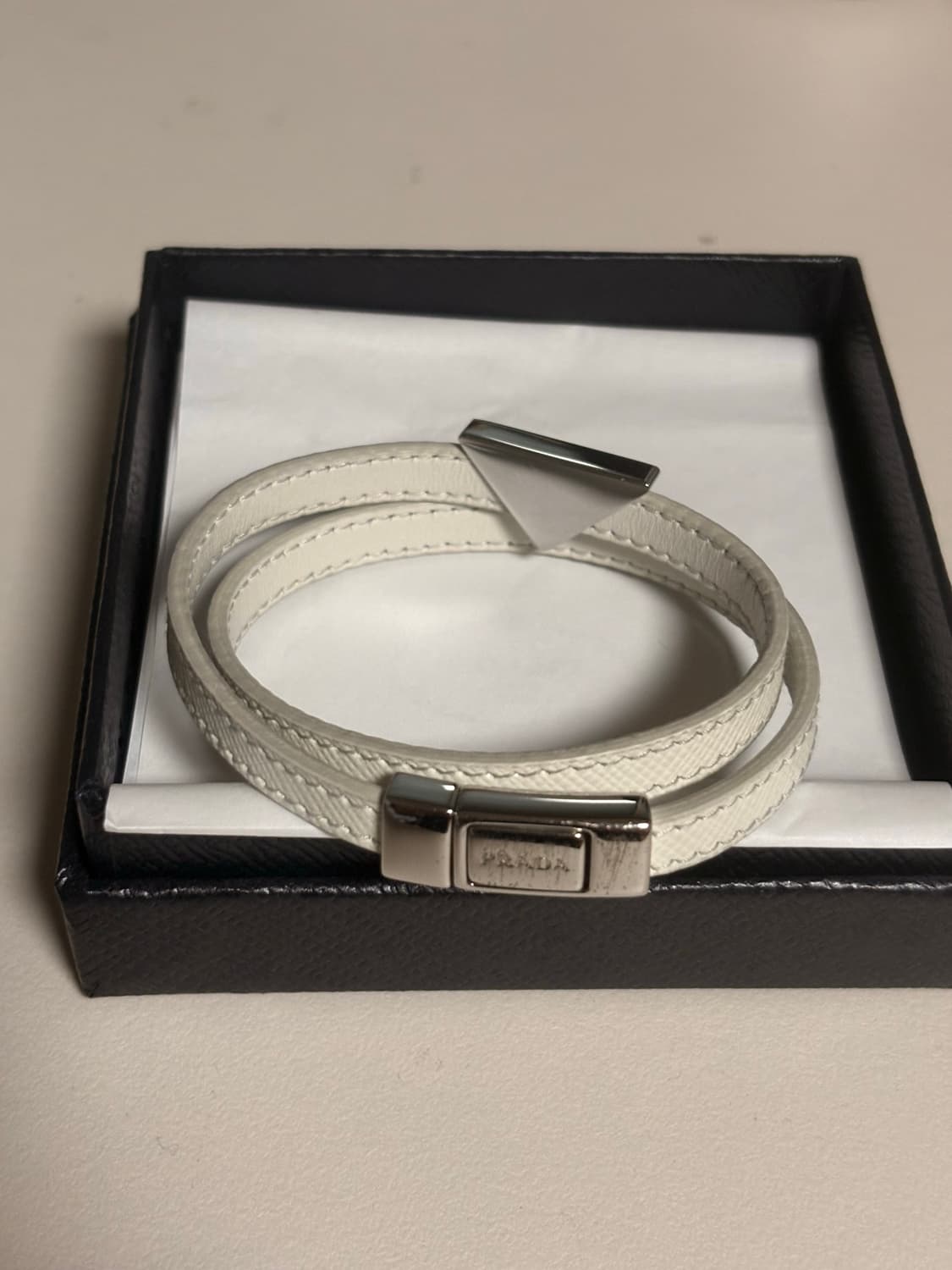 프라다 - 사파이노 가죽 브레이슬릿 팝니다 상품이미지4