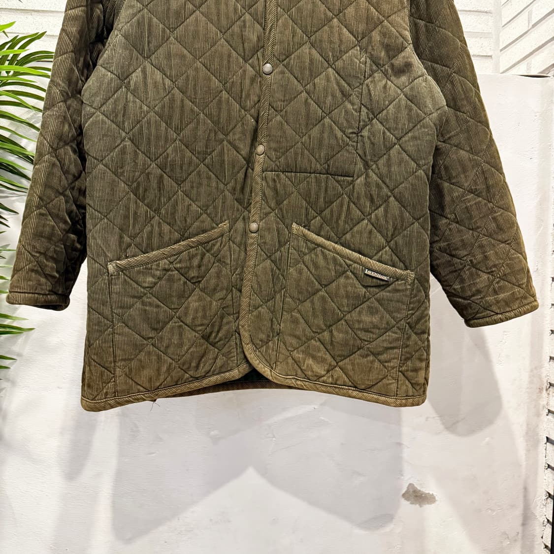 LAVENHAM 라벤햄 풀오버 코듀로이 퀼팅 나일론자켓 스냅단추 디테일 상품이미지4