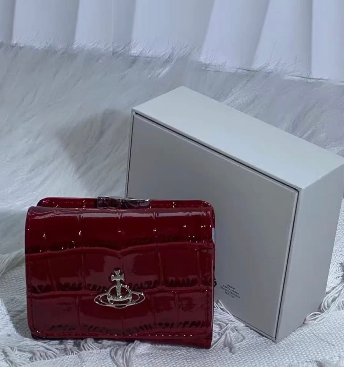 비비안웨스트우드 아카이브 애나멜 레드 레더 은장 하프월렛 반지갑 상품이미지1