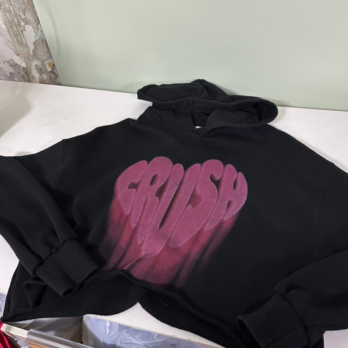 우먼OS 믹스인 MIXXIN 오버핏 CRUSH로고 크롭 스웻후드티 상품이미지2