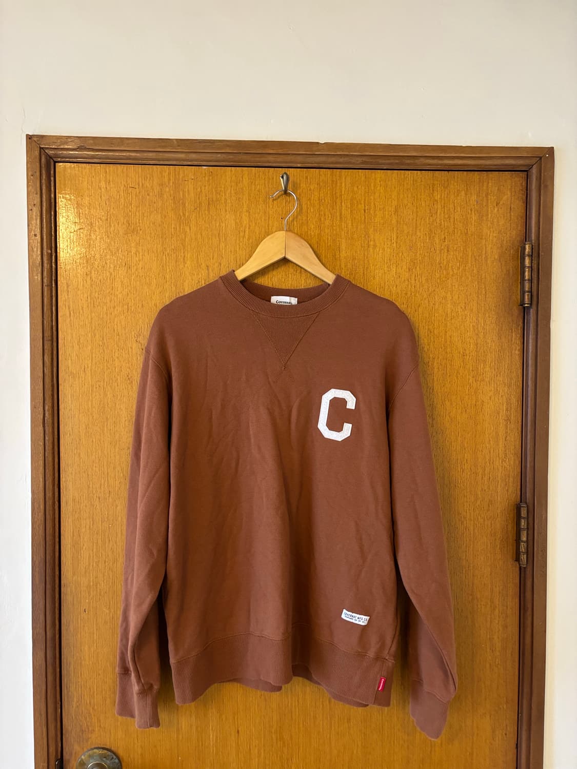 커버낫 C 로고 브라운 맨투맨 상품이미지1