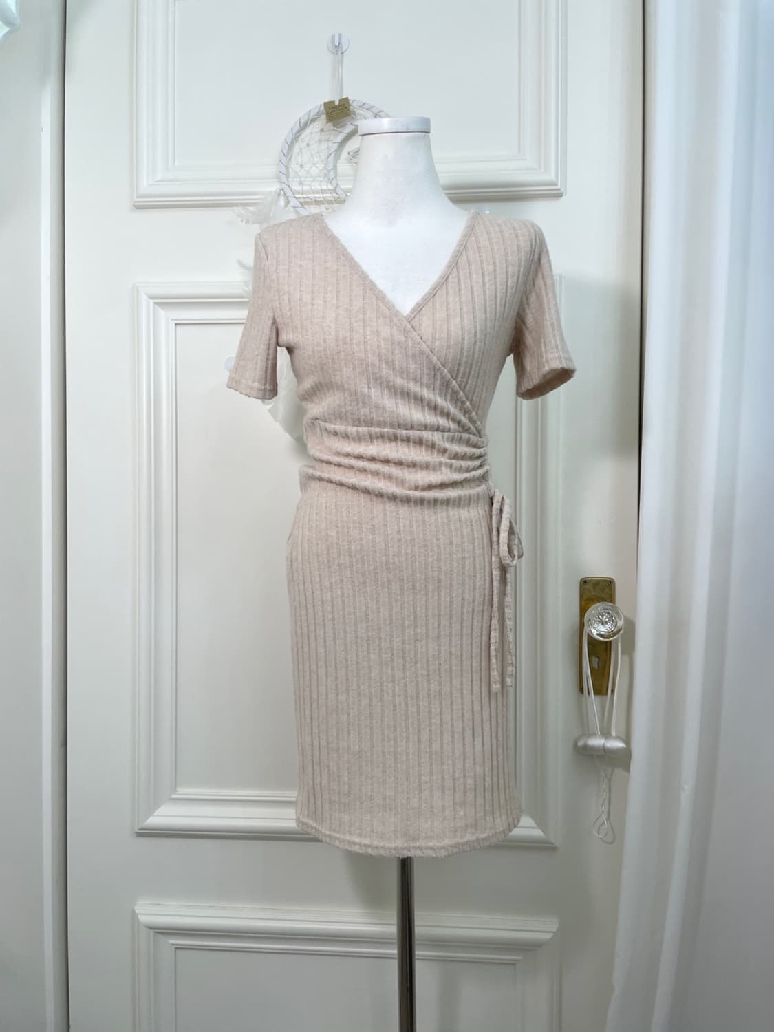 pink oatmeal bow shirring point v-neck o 상품이미지1