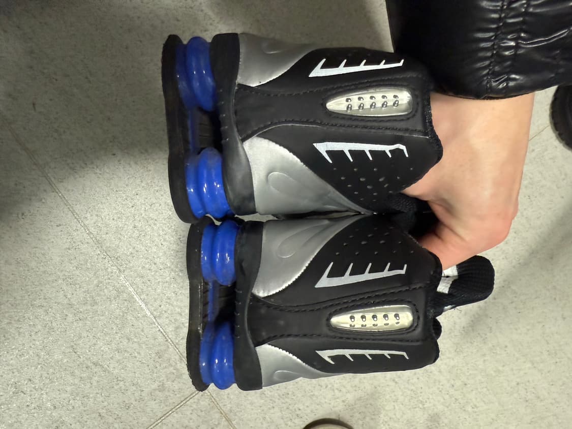 (W265) 나이키 샥스r4 메탈릭실버 앤 블랙 상품이미지3