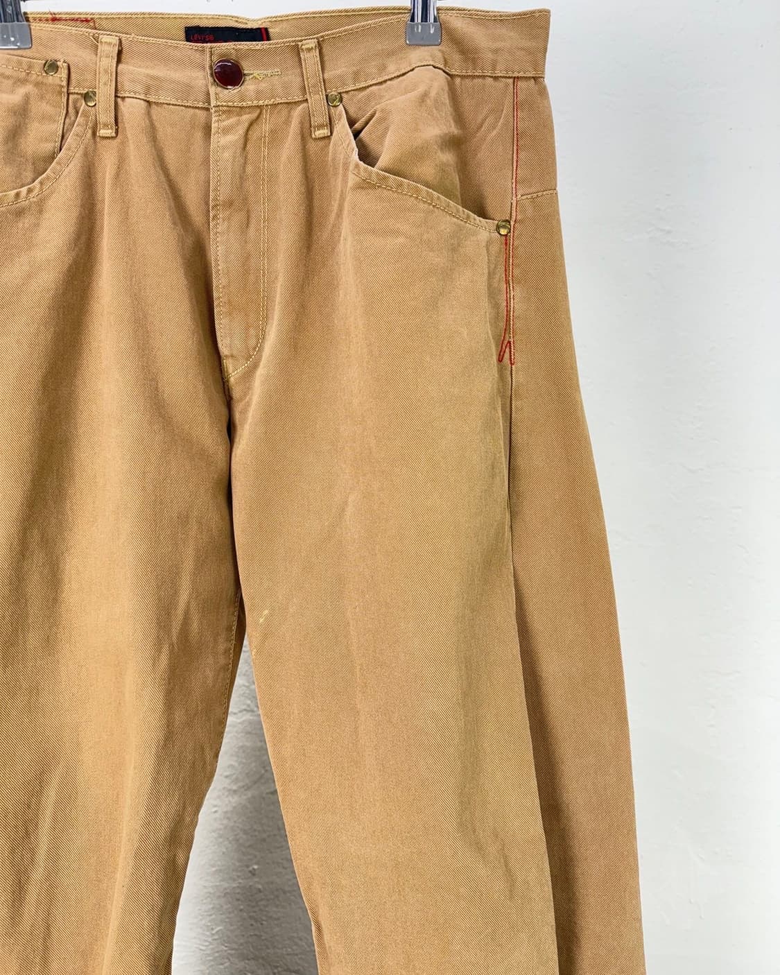 리바이스 엔지니어드 레그 트위스트 카멜 코튼 워크 팬츠 상품이미지3