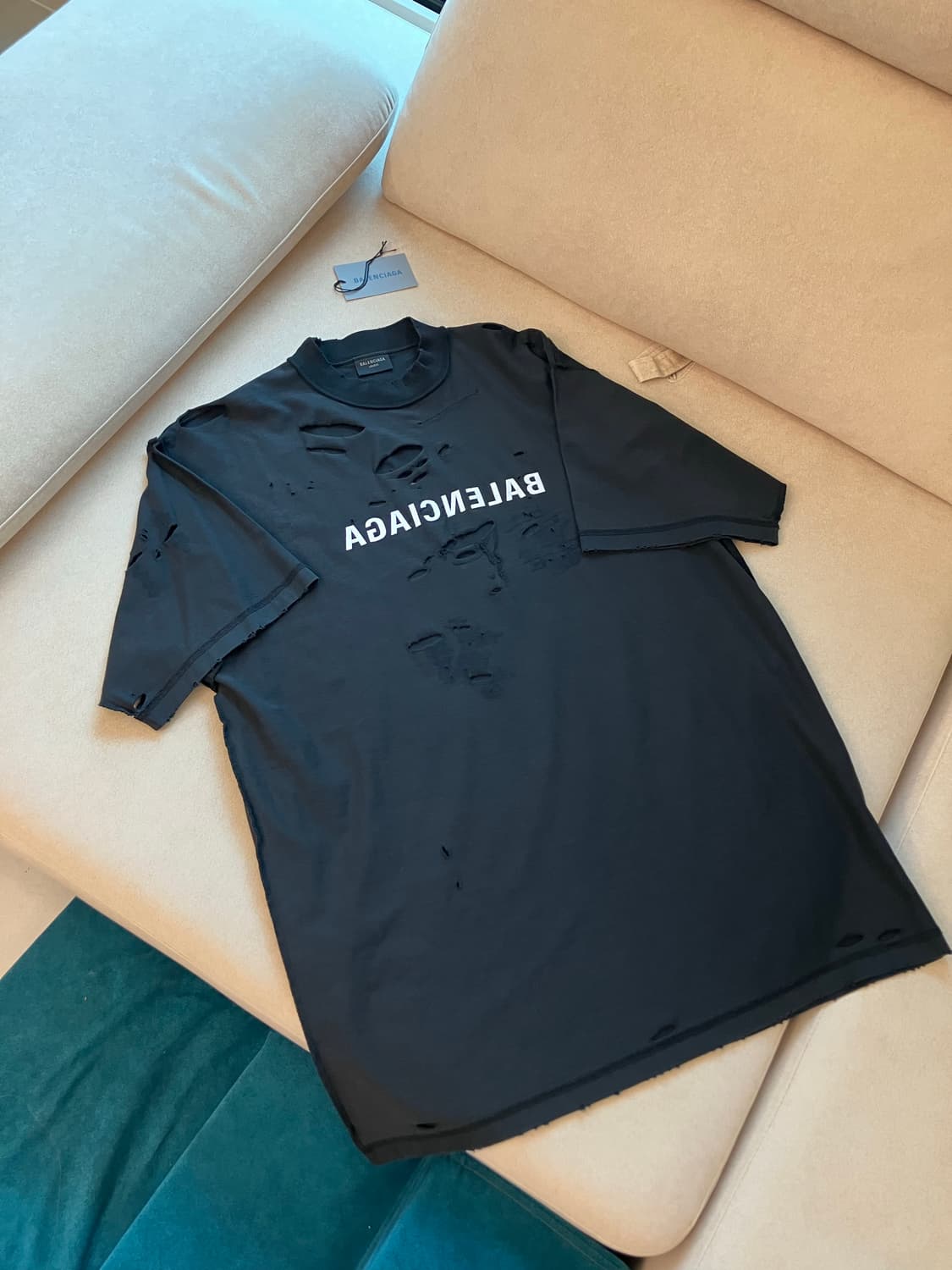 Balenciaga inside out distressed tee 상품이미지1