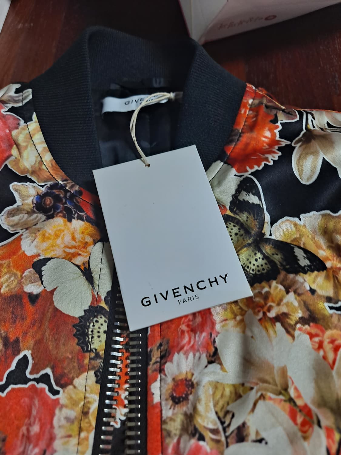 풀구성 새상품) 정가 650 지방시 실크 봄버 자켓 상품이미지2