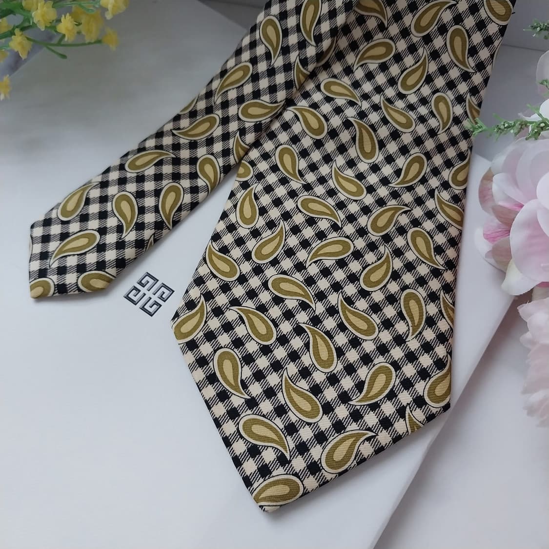 지방시 실크 옐로우 페이즐리&체크 넥타이 9.8cm A+등급 K1096
 상품이미지3