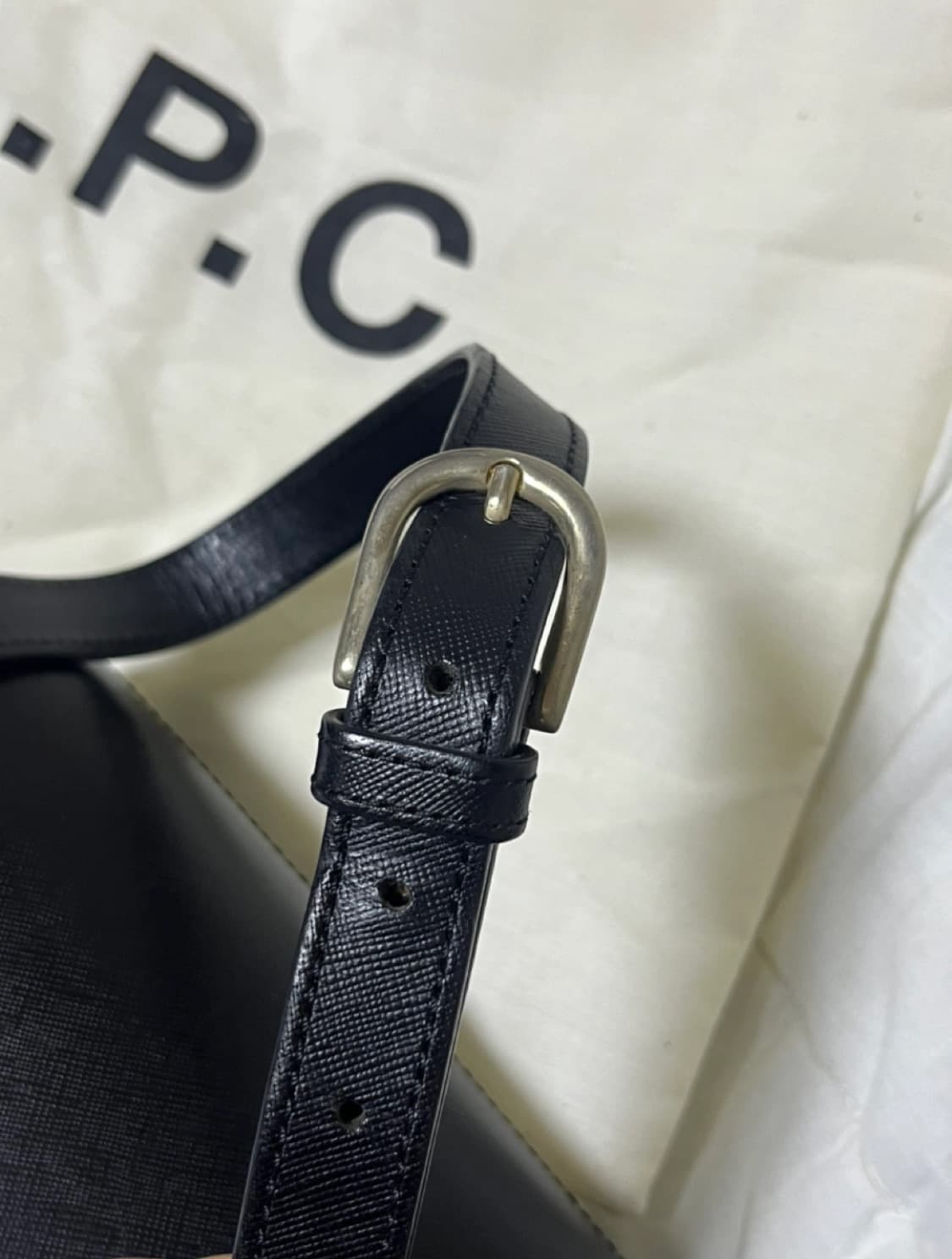 APC 아페쎄 하프문백 사피아노 상품이미지3