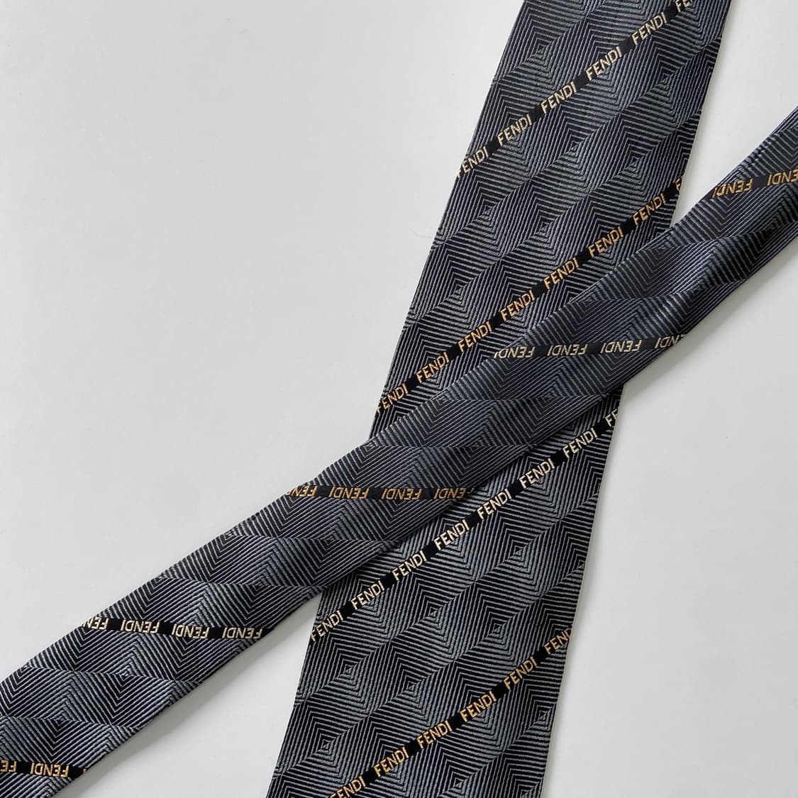 펜디(FENDI)  영문 모노그램 명품 정품 넥타이 상품이미지5
