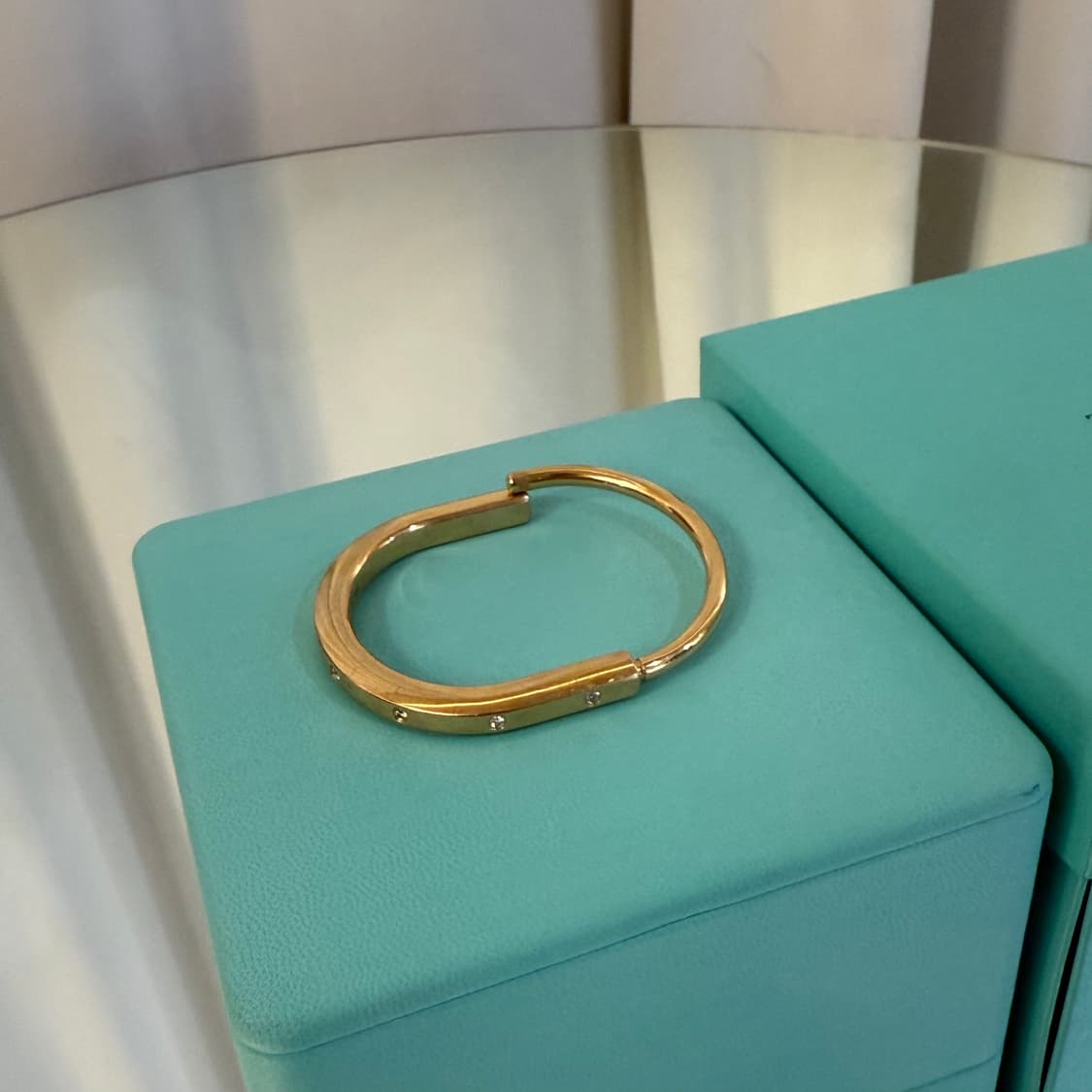 티파니 앤 코 락 뱅글 18K 옐로우 골드 다이아몬드 액센트 상품이미지7