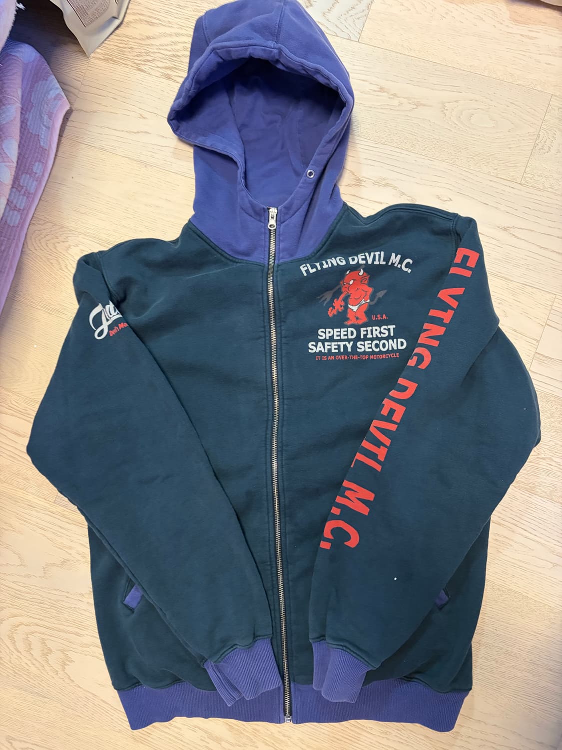 Ted company hoodie 상품이미지1