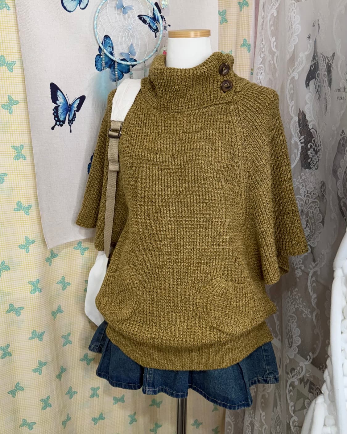 카멜 터틀넥 버튼 케이프 니트 상품이미지5