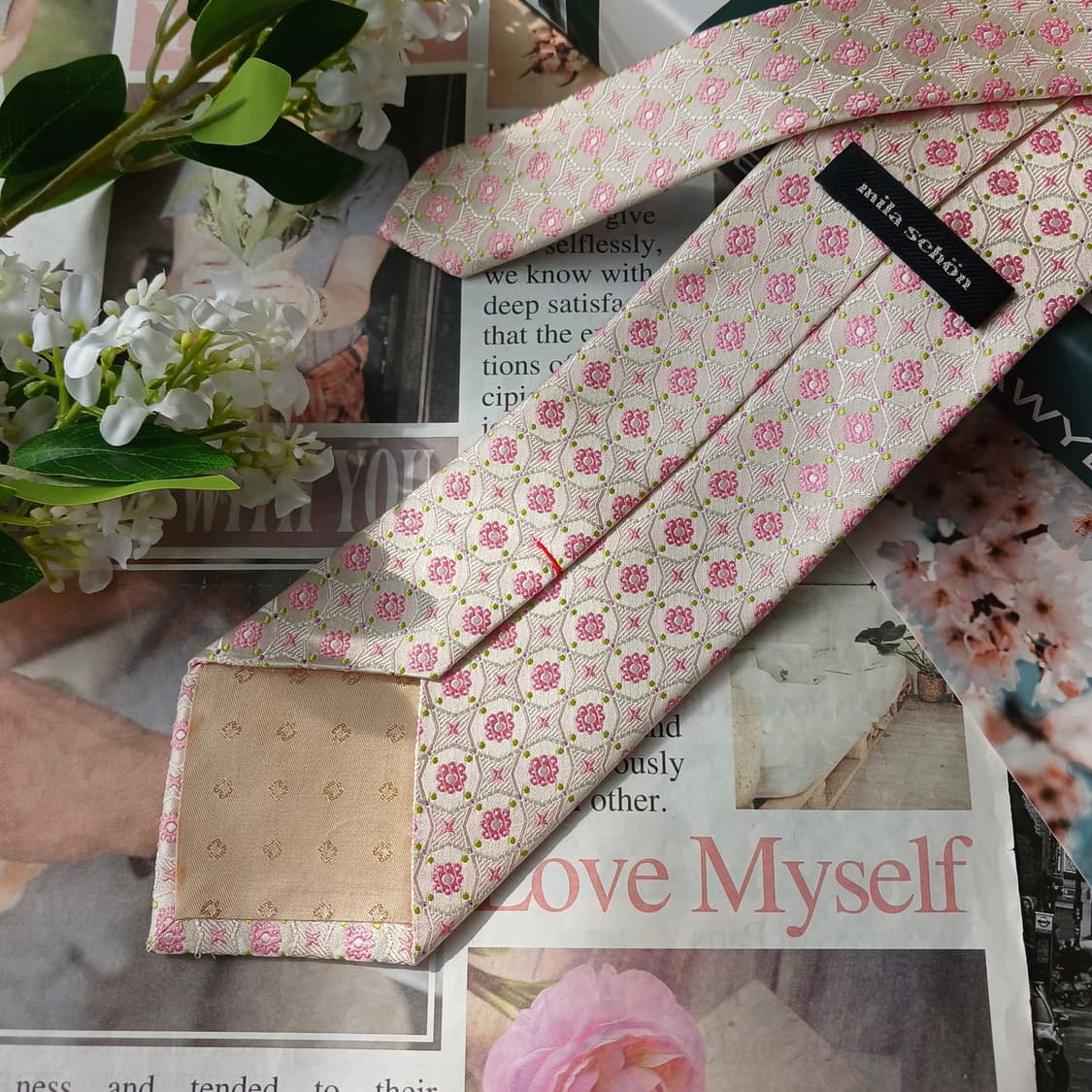 밀라숀 아이보리 & 핑크 플라워 자카드 넥타이 9cm A+등급 E887
 상품이미지6