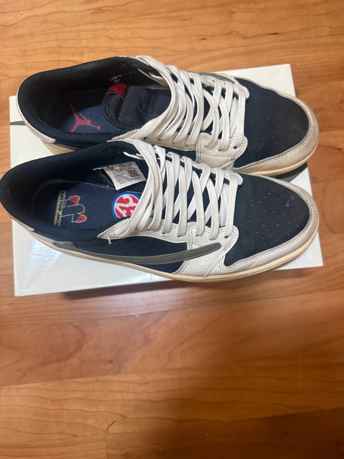 (W275) 조던1 x Travis Scott Retro Low OG 상품이미지5