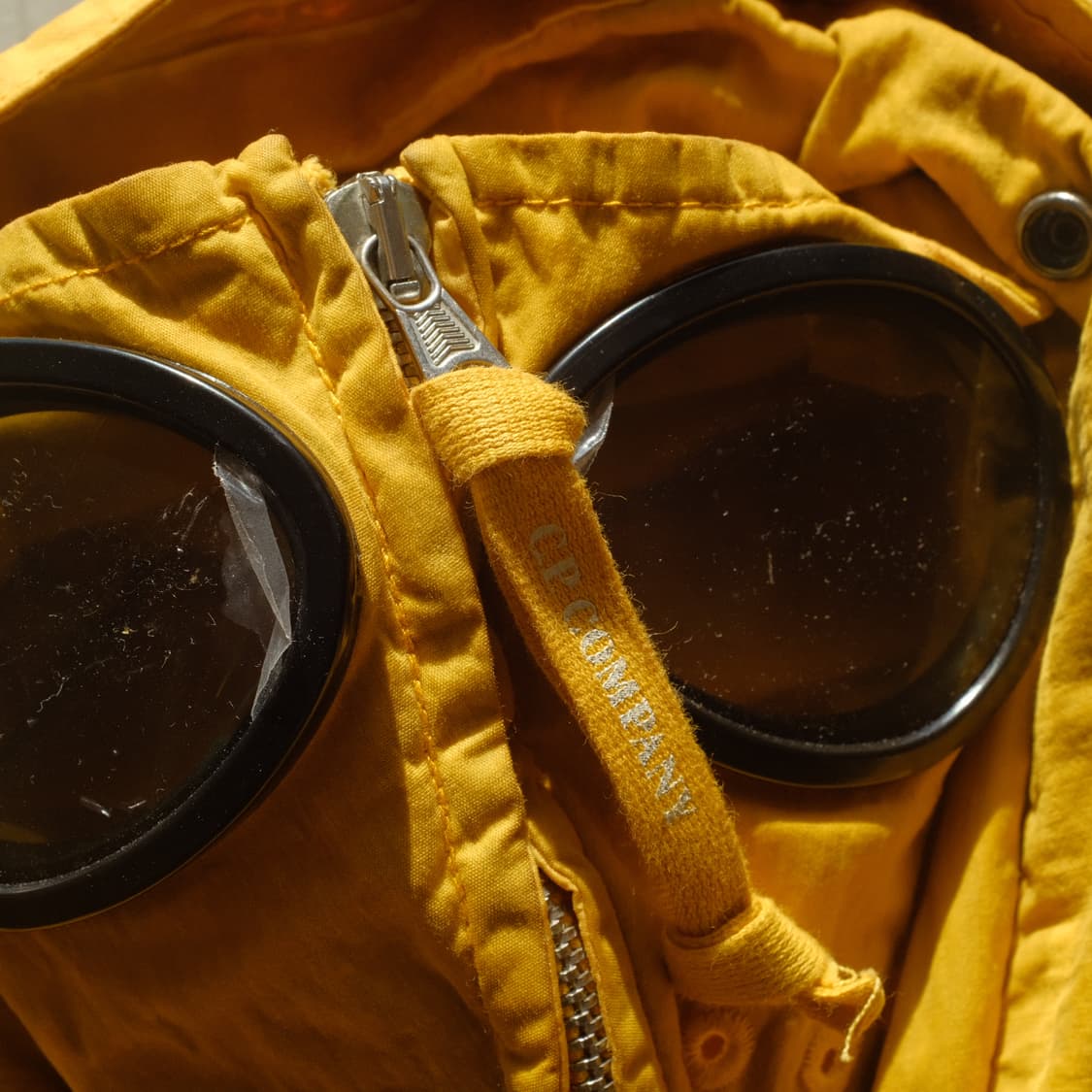 C.P. Company Waxed Cotton Goggle Jacket 상품이미지4