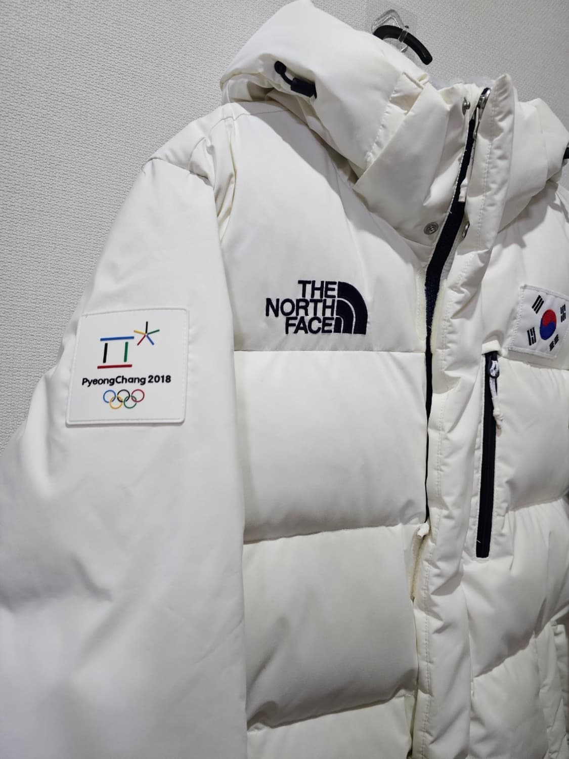 새상품급 노스페이스 팀코리아 올림픽 개막식 오리털 패딩 95/M 상품이미지2
