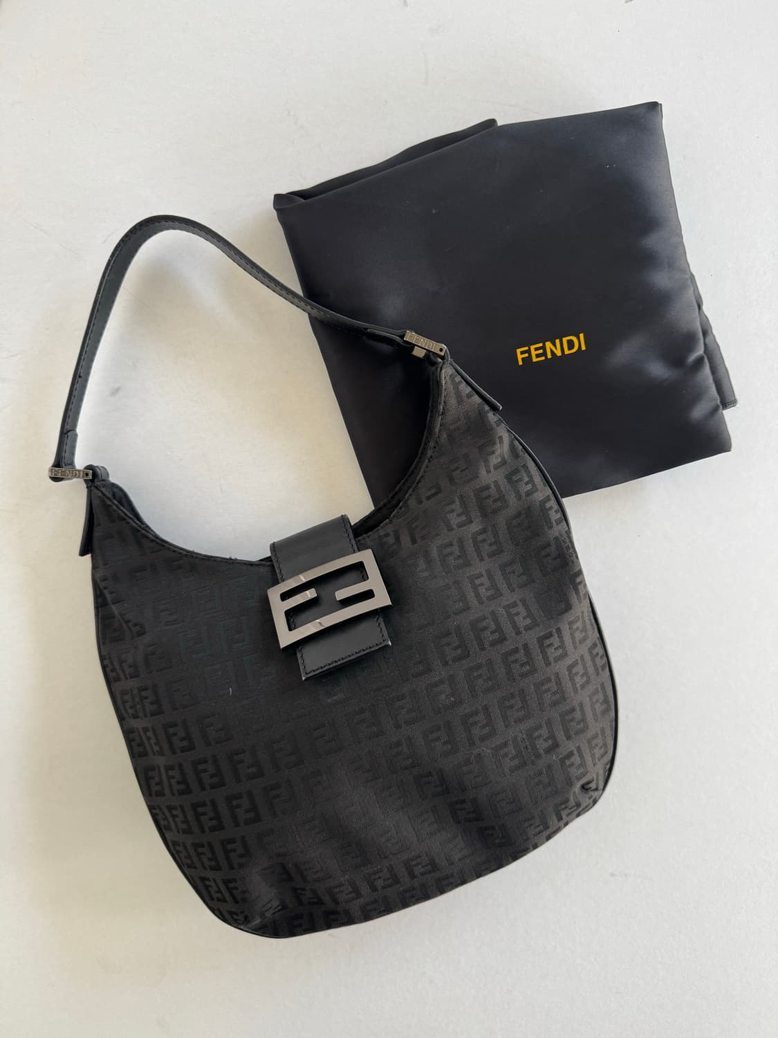 FENDI Zucca Hobo Bag 펜디 주카 호보백 상품이미지5