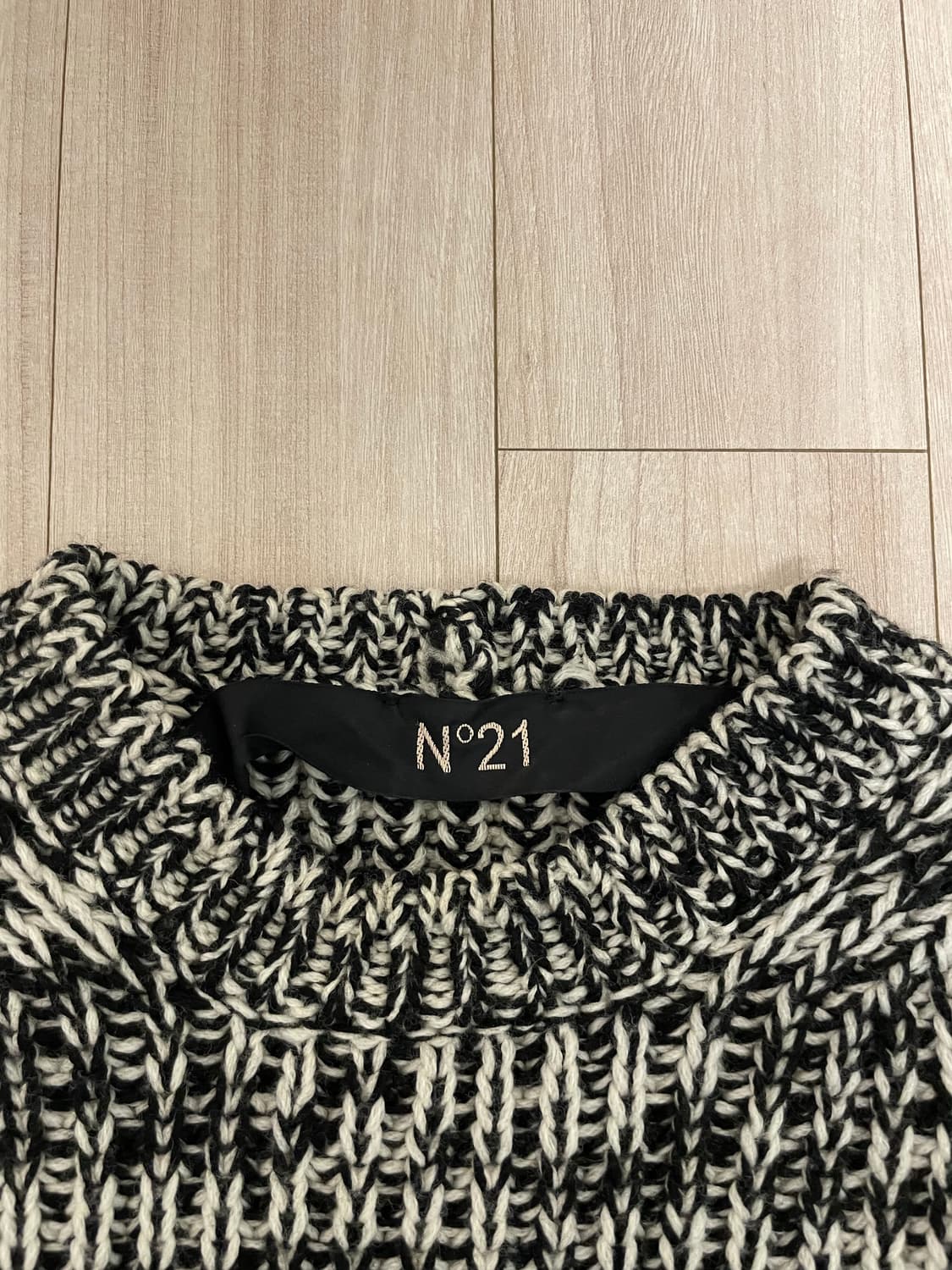 N21 스웨터 상품이미지2