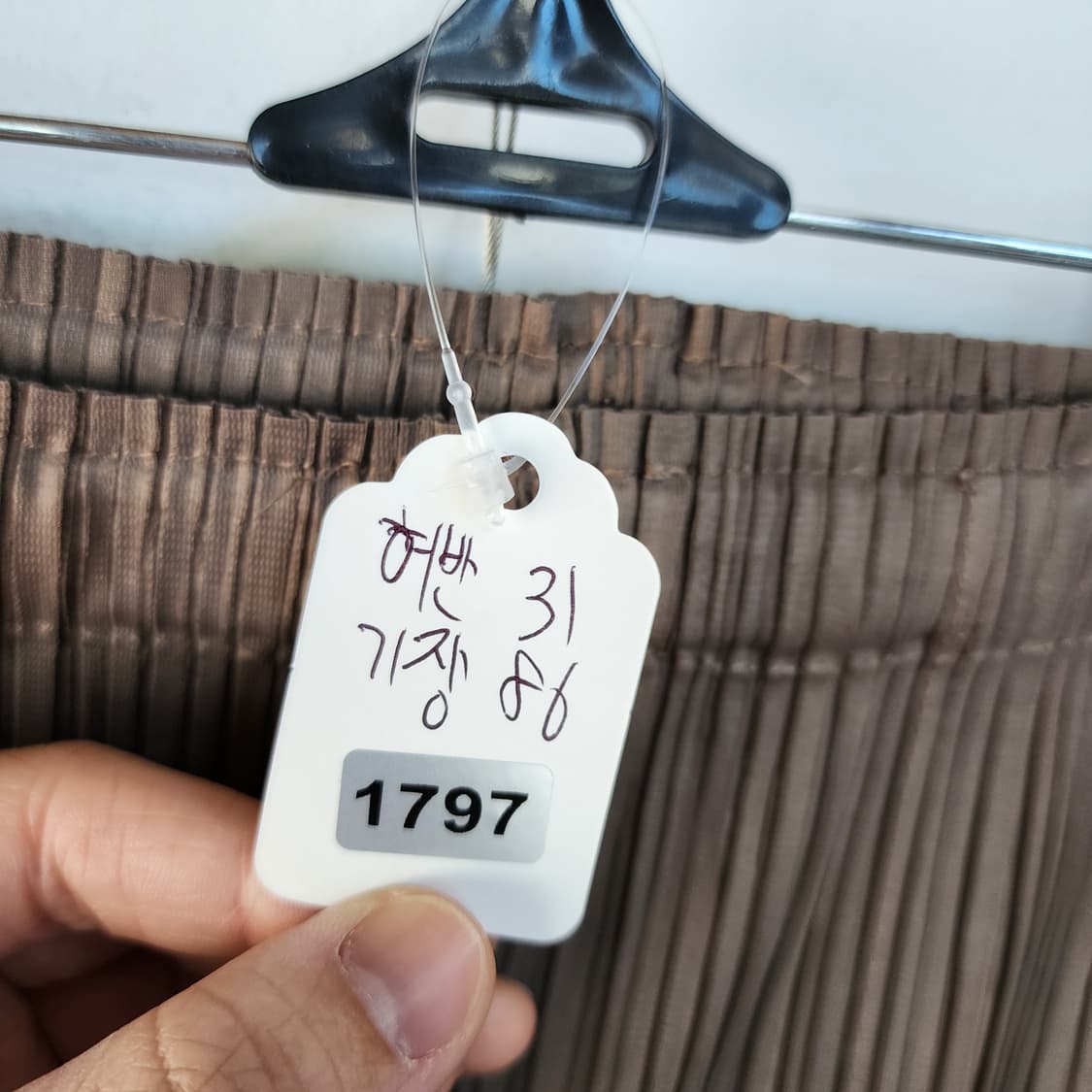 브라운 플리츠 와이드 팬츠 상품이미지7