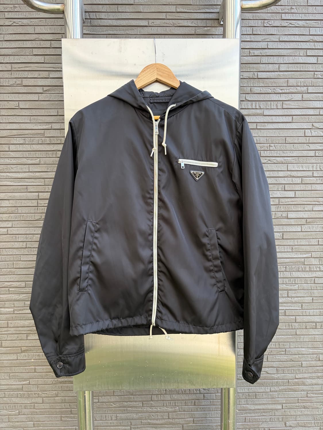 프라다 바람막이 상품이미지3