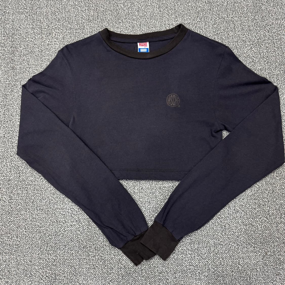 MSCHF 크롭 긴팔 티셔츠 상품이미지1