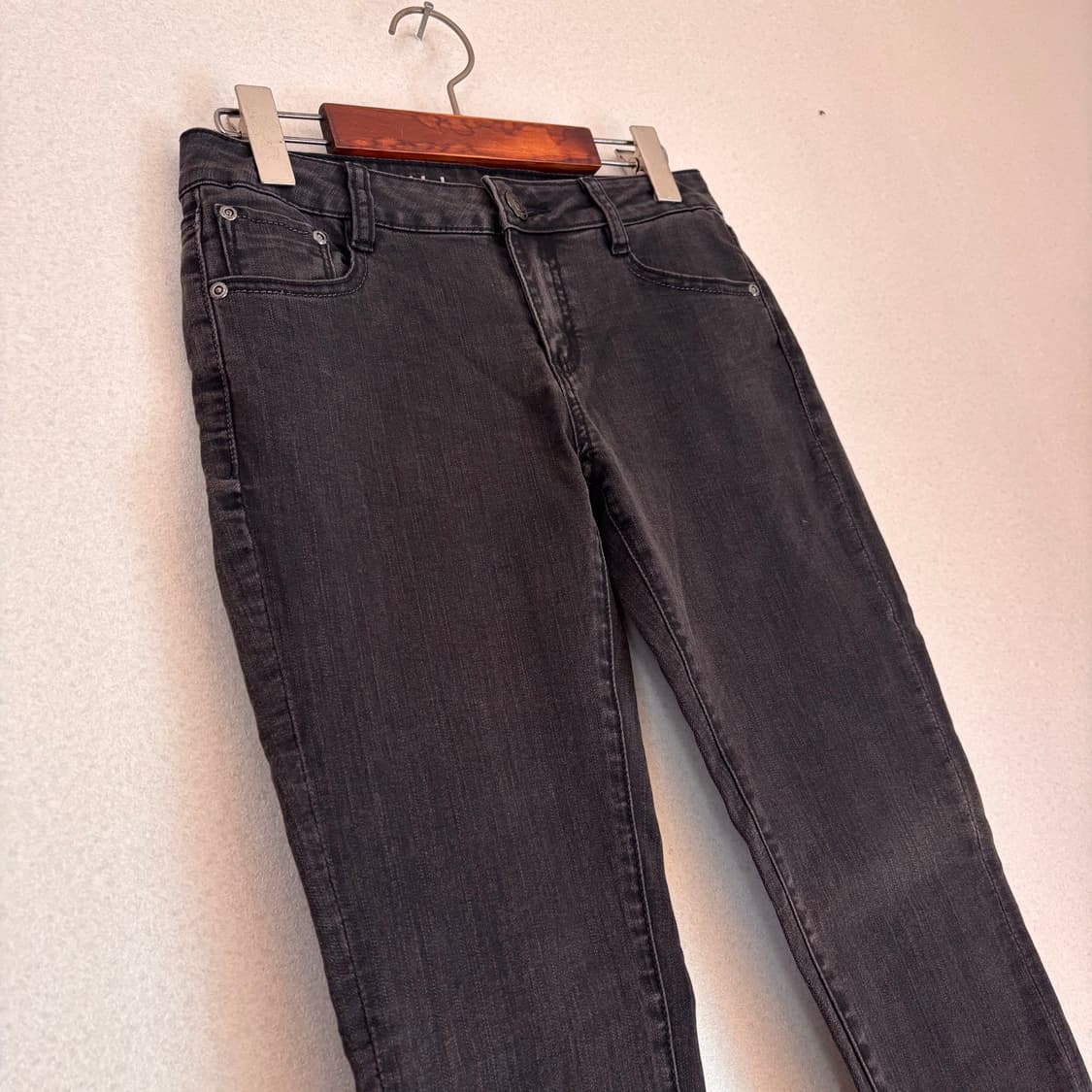 질스튜어트 26 차콜 스키니진 스판 데님 지퍼 페이딩 변색 상품이미지9