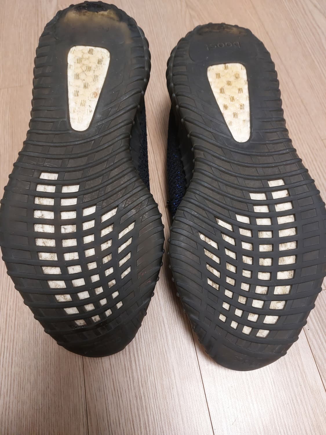 아디다스 이지 부스트 350 V2 다즐링 블루 상품이미지7