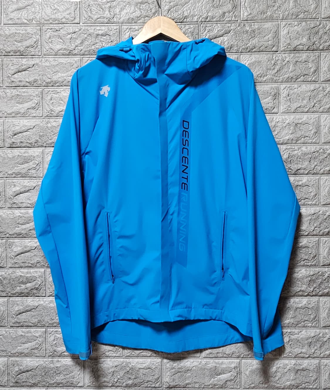 데상트 런닝후드집업 100 상품이미지1