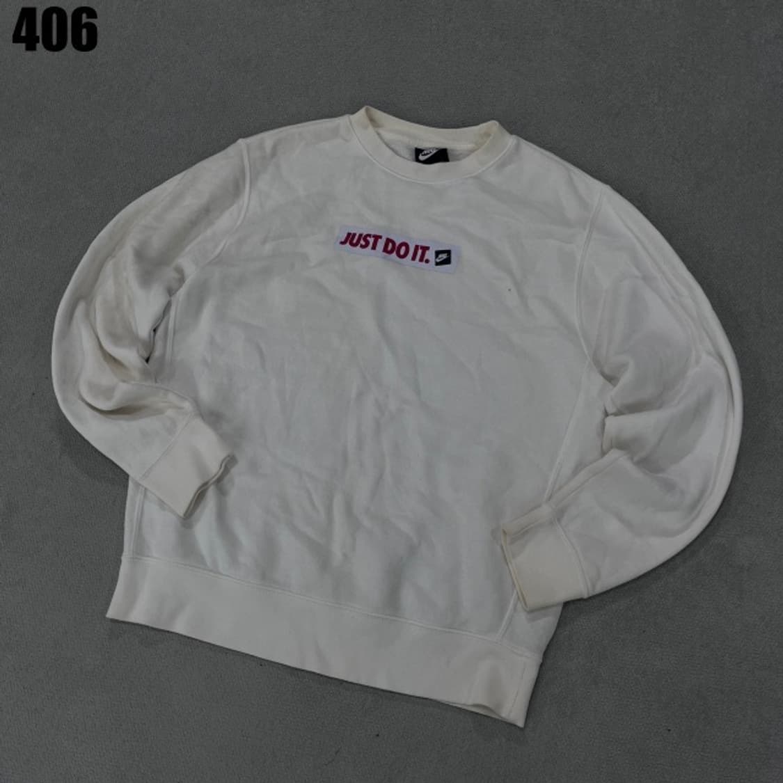 나이키 화이트 기모 맨투맨 상품이미지1