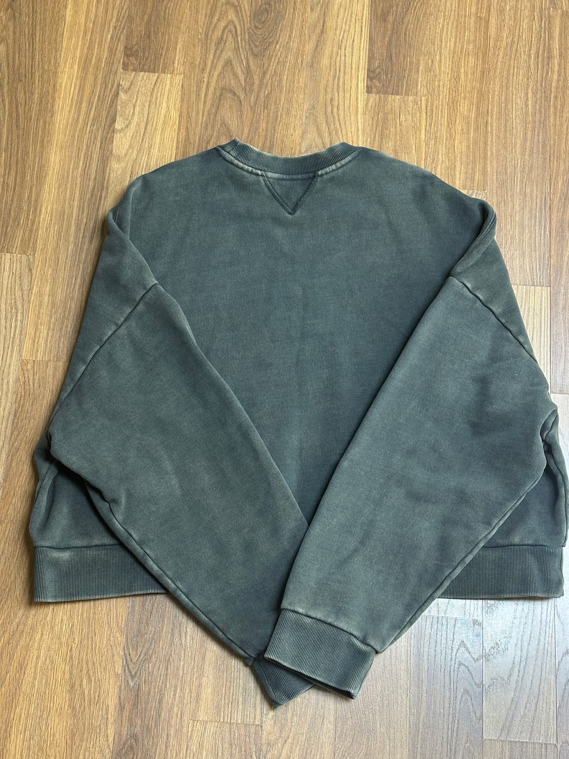 엔타이어스튜디오 박스크루 맨투맨 워시드블랙 m사이즈 상품이미지2