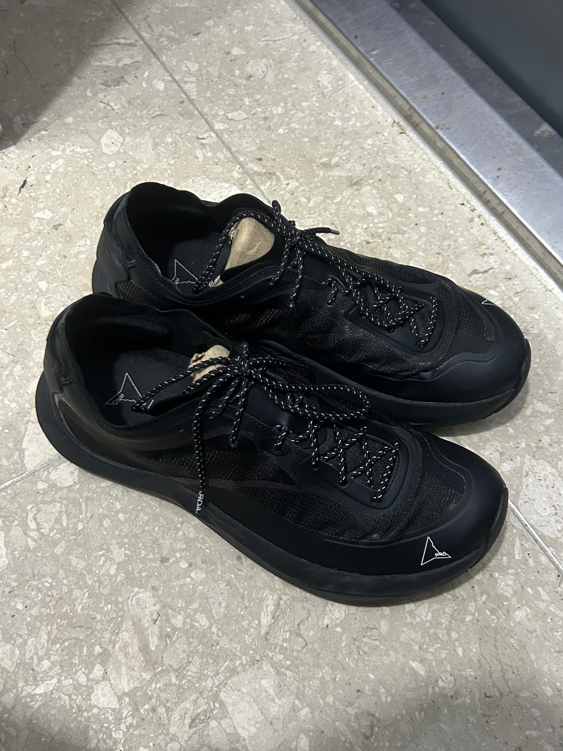 로아 셀라 블랙 (ROA Sella black) 상품이미지3