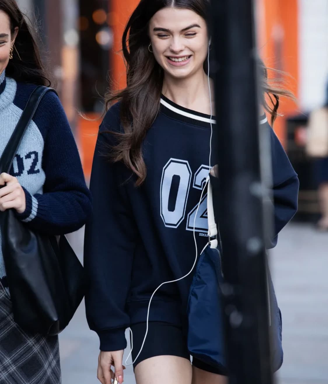 (미착용 새상품) 디망쉬 스포티 오버사이즈 스웻셔츠 (네이비) 상품이미지1